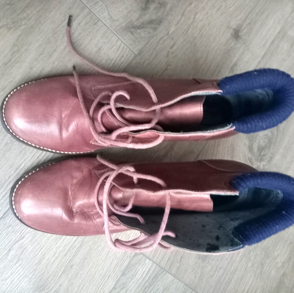 Shoes - Picture 2 of 3